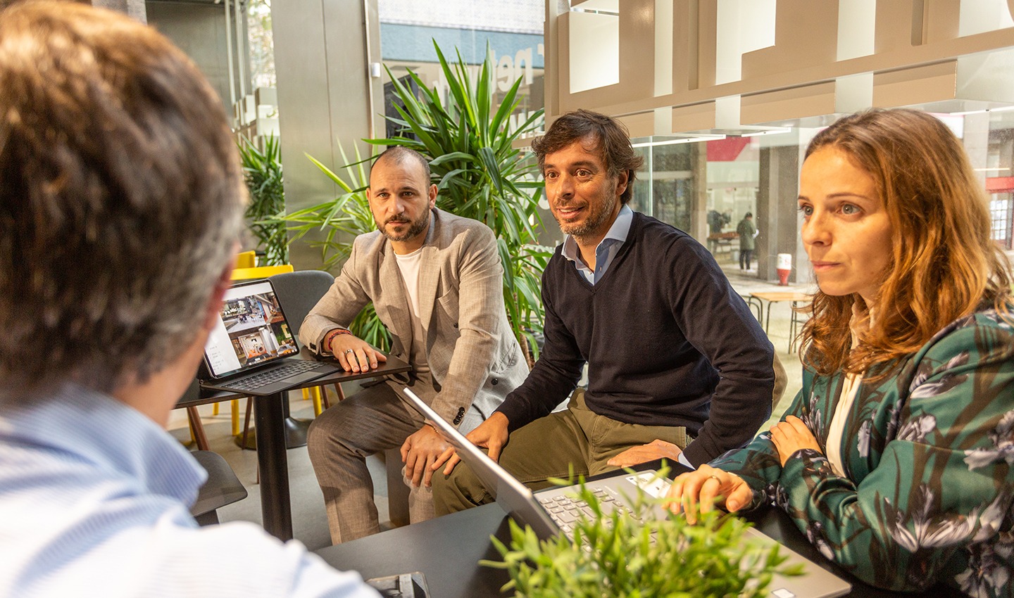 Investidores coworking