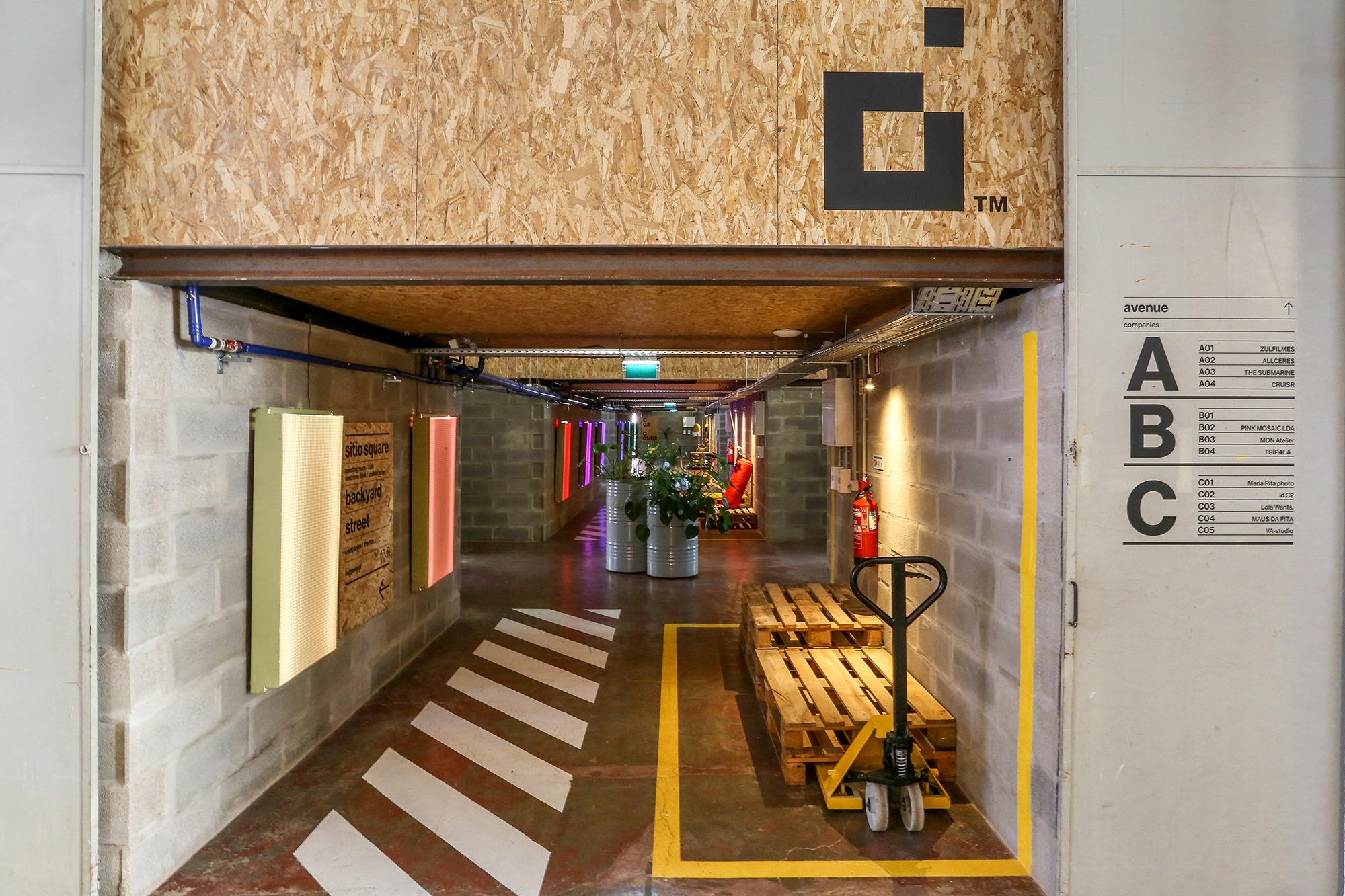 sitio created private office spaces with an industrial style